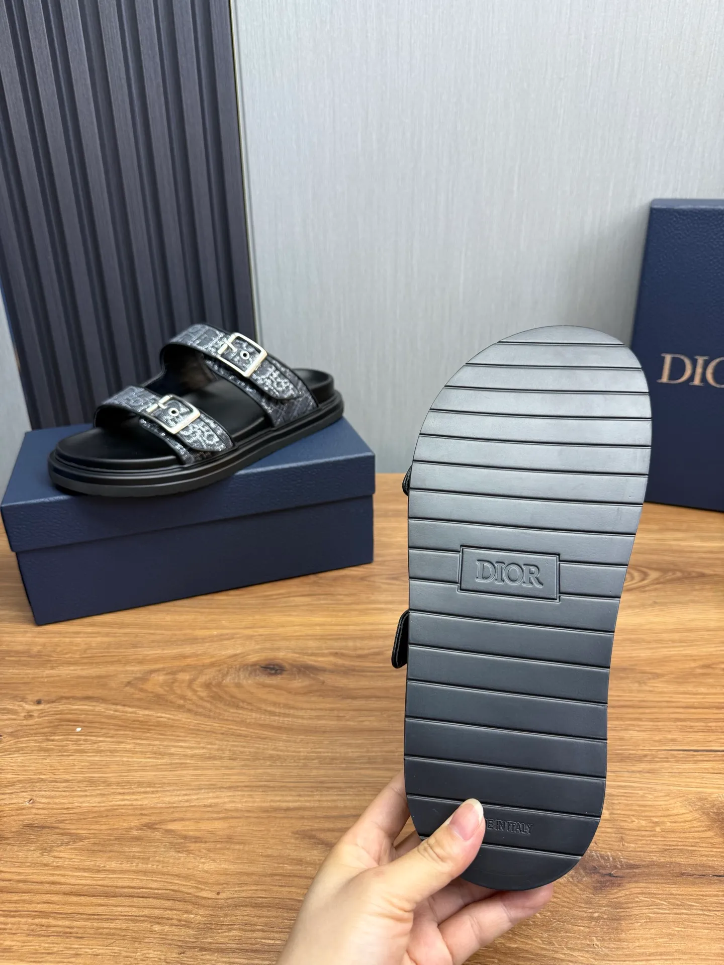 Men's shoes 💰300💰 Dior. Men's slippers 🩴Official website 1:1 production 38-45 yards 45 46 🉑️Customized original material shipped✅